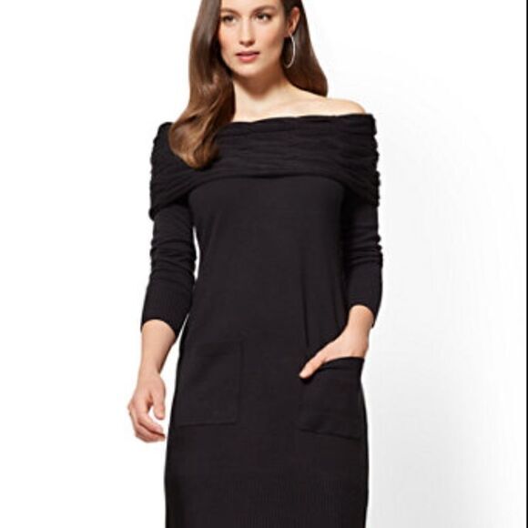 RED COWL-NECK SWEATER DRESS - Picture 4 of 8